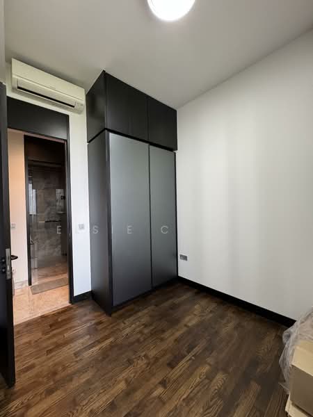 Martin Modern, 8 Martin Place, 3 Bedrooms, 1,087 sqft, Condominium For Rent, by Elsie Cheng, 500115400 - Bedroom - PropertyGuru.com.sg