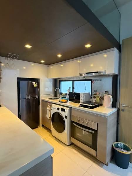 Boathouse Residences, 33 Upper Serangoon View, 2 Bedrooms, 915 sqft, Condominium For Sale, by Mabel Yong, 500115413 - Kitchen - PropertyGuru.com.sg