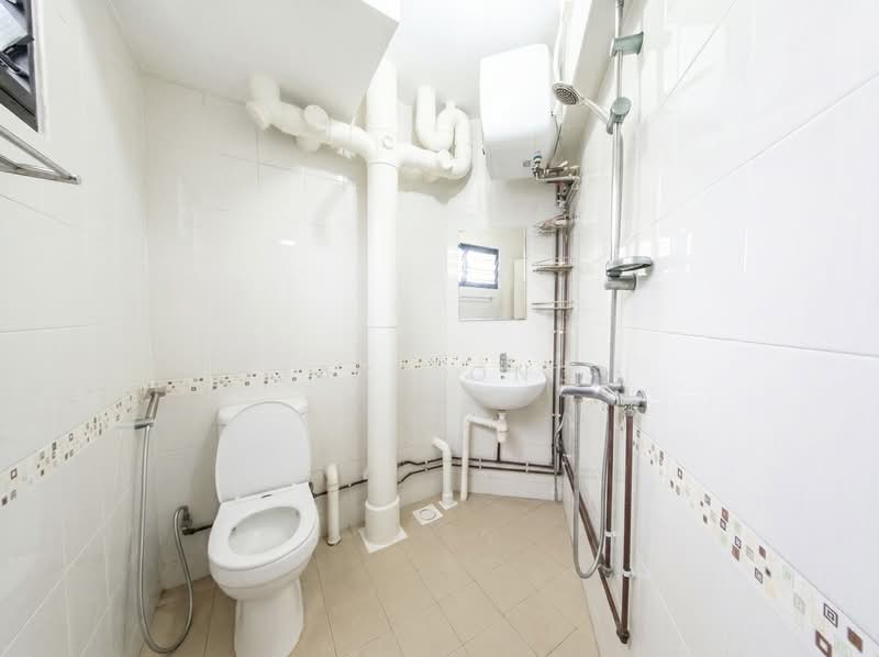 51 Kent Road, 51 Kent Road, 3 Bedrooms, 947 sqft, HDB Flat For Sale, by Jake Ong, 500115420 - Bathroom - PropertyGuru.com.sg