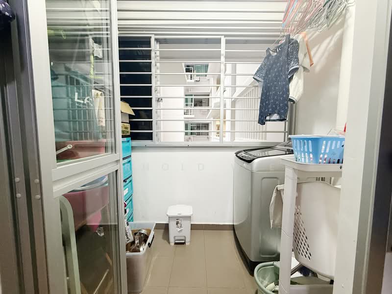 573C Woodlands Glen, 573C Woodlands Drive 16, 3 Bedrooms, 1,001 sqft, HDB Flat For Sale, by Arnold Wee, 500115427 - Balcony - PropertyGuru.com.sg