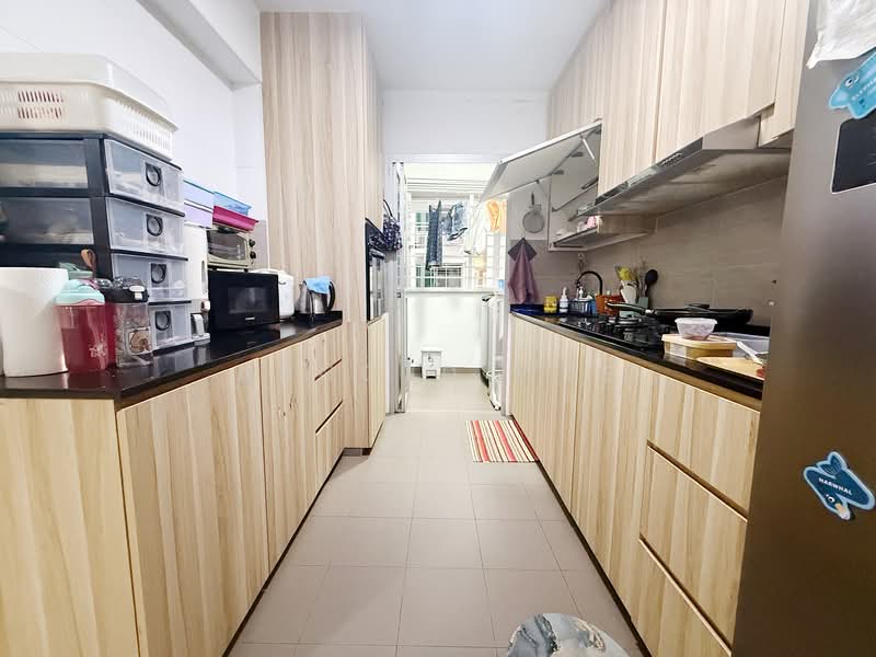 573C Woodlands Glen, 573C Woodlands Drive 16, 3 Bedrooms, 1,001 sqft, HDB Flat For Sale, by Arnold Wee, 500115427 - Kitchen - PropertyGuru.com.sg