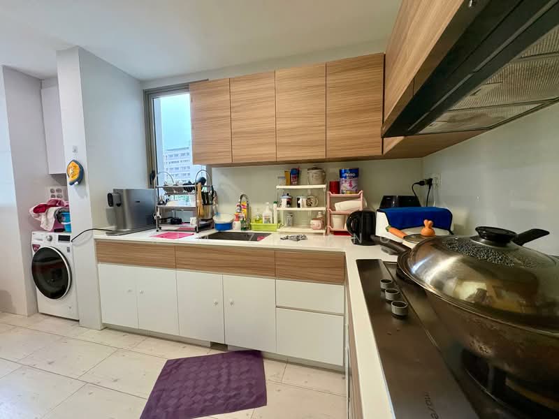 Sea Horizon, 1 Pasir Ris Rise, 3 Bedrooms, 1,163 sqft, Executive Condominium For Rent, by Kim Zhuang, 500115428 - Kitchen - PropertyGuru.com.sg