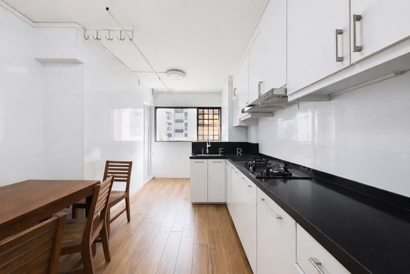 674 Hougang Avenue 8, 674 Hougang Avenue 8, 2 Bedrooms, 689 sqft, HDB Flat For Sale, by PROPSELLER PTE. LTD., 500115435 - Kitchen - PropertyGuru.com.sg