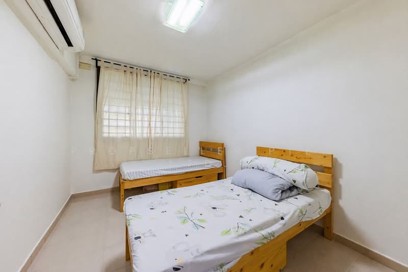 674 Hougang Avenue 8, 674 Hougang Avenue 8, 2 Bedrooms, 689 sqft, HDB Flat For Sale, by PROPSELLER PTE. LTD., 500115435 - Bedroom - PropertyGuru.com.sg