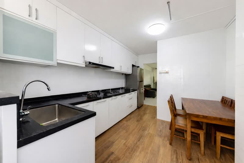 674 Hougang Avenue 8, 674 Hougang Avenue 8, 2 Bedrooms, 689 sqft, HDB Flat For Sale, by PROPSELLER PTE. LTD., 500115435 - Kitchen - PropertyGuru.com.sg