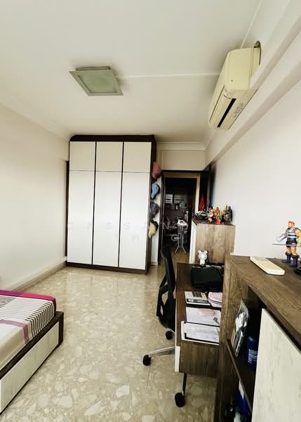 172 Bukit Batok West Avenue 8, 172 Bukit Batok West Avenue 8, 3 Bedrooms, 1,109 sqft, HDB Flat For Sale, by Cassandra Thng, 500115439 - Bedroom - PropertyGuru.com.sg