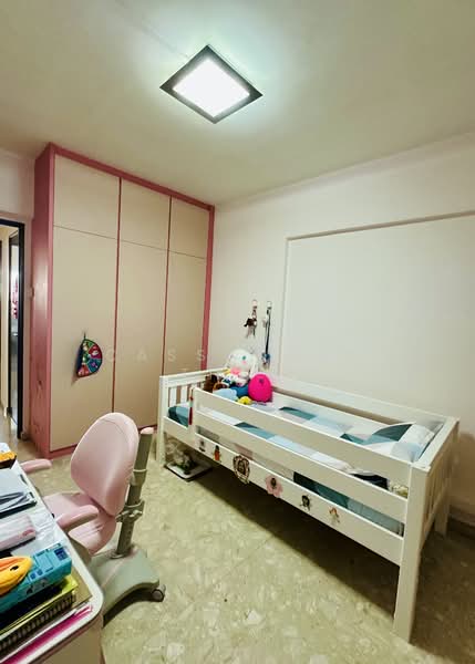 172 Bukit Batok West Avenue 8, 172 Bukit Batok West Avenue 8, 3 Bedrooms, 1,109 sqft, HDB Flat For Sale, by Cassandra Thng, 500115439 - Bedroom - PropertyGuru.com.sg