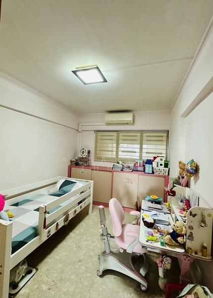 172 Bukit Batok West Avenue 8, 172 Bukit Batok West Avenue 8, 3 Bedrooms, 1,109 sqft, HDB Flat For Sale, by Cassandra Thng, 500115439 - Bedroom - PropertyGuru.com.sg