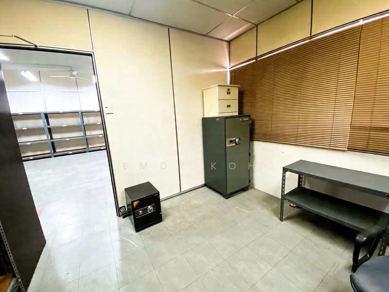Gold Pine Industrial Building, 126 Joo Seng Road, 1,506 sqft, Light Industrial (B1) For Rent, by Emdy Koh, 500115445 - Interior - CommercialGuru.com.sg