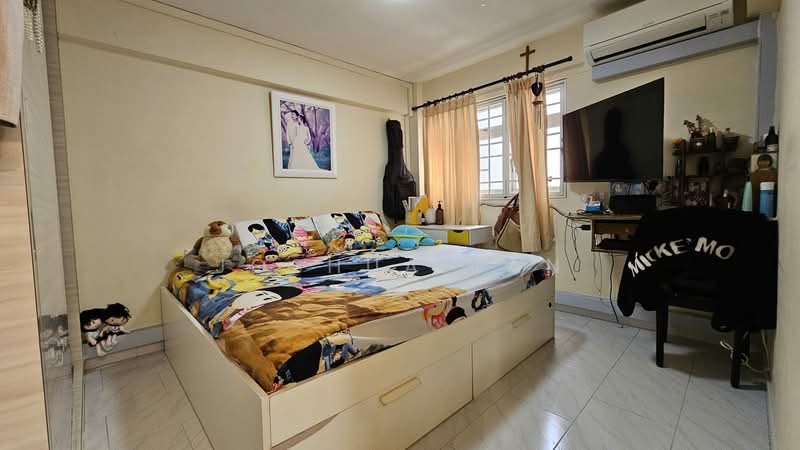 2 Holland Avenue, 2 Holland Avenue, 2 Bedrooms, 700 sqft, HDB Flat For Sale, by Joshua Tan, 500115449 - Bedroom - PropertyGuru.com.sg