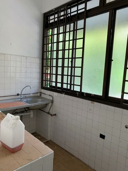 Changi Road, , 4 Bedrooms, 1,323 sqft, Walk-up Apartment For Sale, by Kenny Ter, 500115472 - Kitchen - PropertyGuru.com.sg