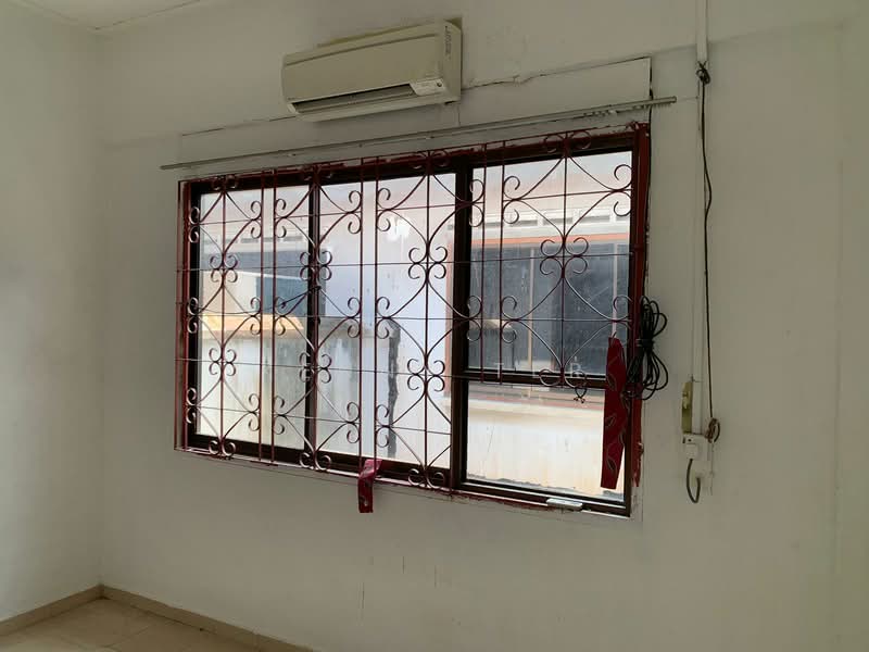 Changi Road, , 4 Bedrooms, 1,323 sqft, Walk-up Apartment For Sale, by Kenny Ter, 500115472 - Interior - PropertyGuru.com.sg