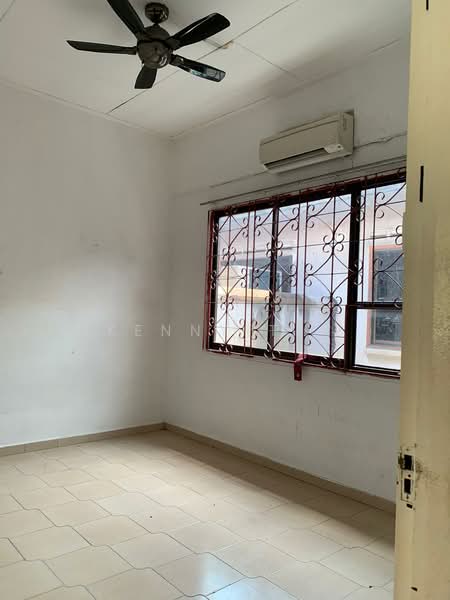 Changi Road, , 4 Bedrooms, 1,323 sqft, Walk-up Apartment For Sale, by Kenny Ter, 500115472 - Interior - PropertyGuru.com.sg