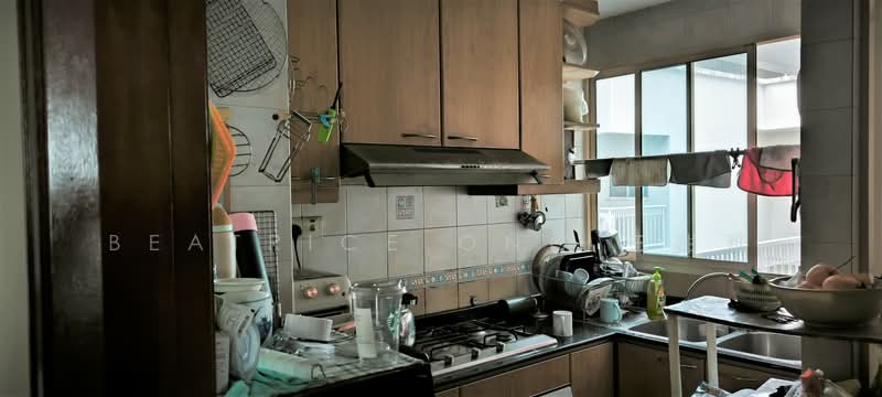 Yishun Sapphire, 40 Canberra Drive, 3 Bedrooms, 1,163 sqft, Condominium For Sale, by Beatrice Ong 王甜雅, 500115482 - Kitchen - PropertyGuru.com.sg