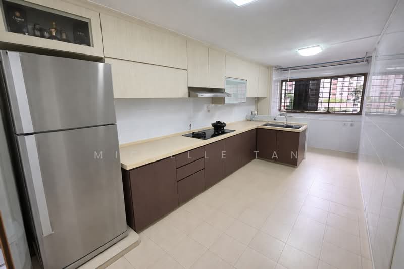 527 Hougang Avenue 6, 527 Hougang Avenue 6, 3 Bedrooms, 1,109 sqft, HDB Flat For Sale, by Michelle Tan, 500115494 - Kitchen - PropertyGuru.com.sg