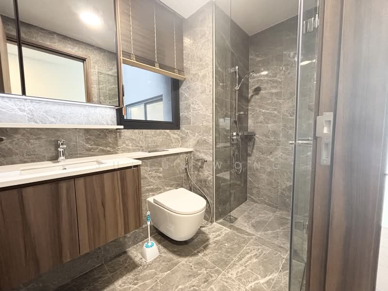 Lentor Modern, Lentor Central, 3 Bedrooms, 990 sqft, Condominium For Sale, by Julius Wong, 500115544 - Common Bathroom - PropertyGuru.com.sg