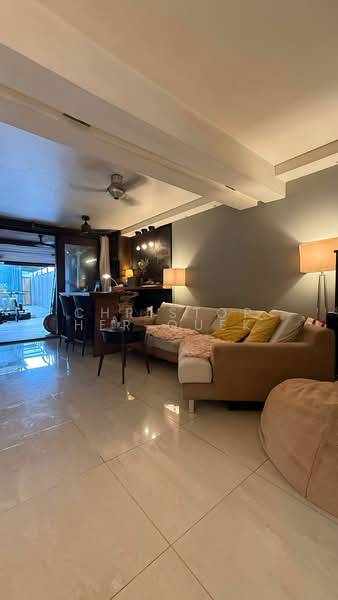 Spacious living with space for 3rd room 