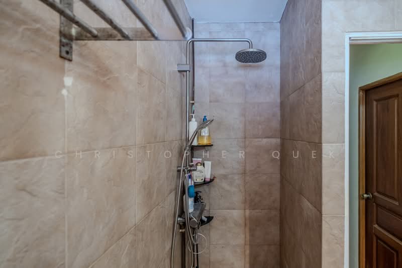 42 Jalan Bahagia, 42 Jalan Bahagia, 2 Bedrooms, 1,270 sqft, HDB Flat For Sale, by Christopher Quek, 500115552 - Bathroom 2 - PropertyGuru.com.sg