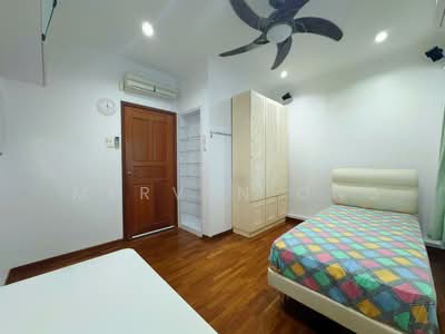 For Rent - Room, Landed. Direct Bus from Buangkok /Serangoon MRT, SengkangGrand & NEX