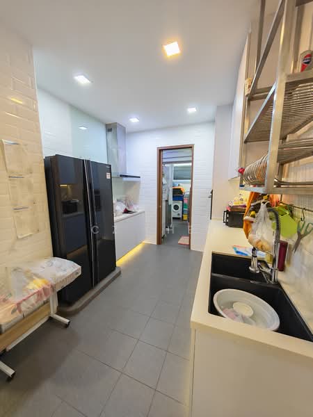 Springside Avenue, Springside Avenue, 5 Bedrooms, 4,155 sqft, Terraced House For Sale, by Cz Chen, 500115570 - Kitchen - PropertyGuru.com.sg
