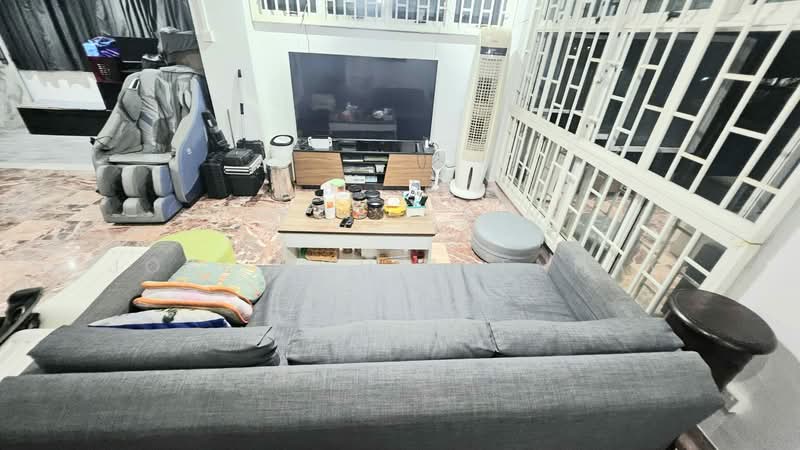 202 Boon Lay Drive, 202 Boon Lay Drive, 3 Bedrooms, 1,292 sqft, HDB Flat For Sale, by Jose Loh Zhenhao, 500115571 - Living Room - PropertyGuru.com.sg