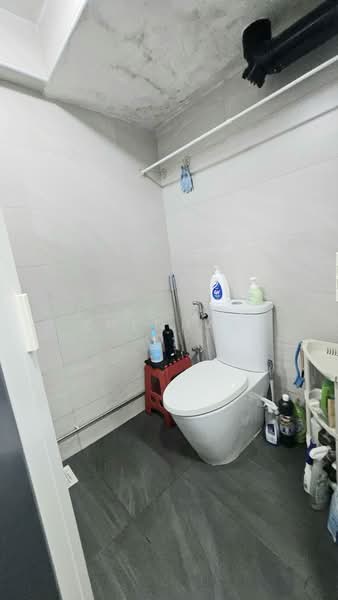 202 Boon Lay Drive, 202 Boon Lay Drive, 3 Bedrooms, 1,292 sqft, HDB Flat For Sale, by Jose Loh Zhenhao, 500115571 - Bathroom - PropertyGuru.com.sg