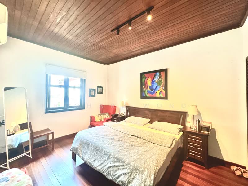 Sunset Heights, Sunset heights / Clementi park / Upper Bukit Timah, 5 Bedrooms, 5,300 sqft, Detached House For Rent, by Richard Wong, 500115581 - Junior Master Bedroom - PropertyGuru.com.sg