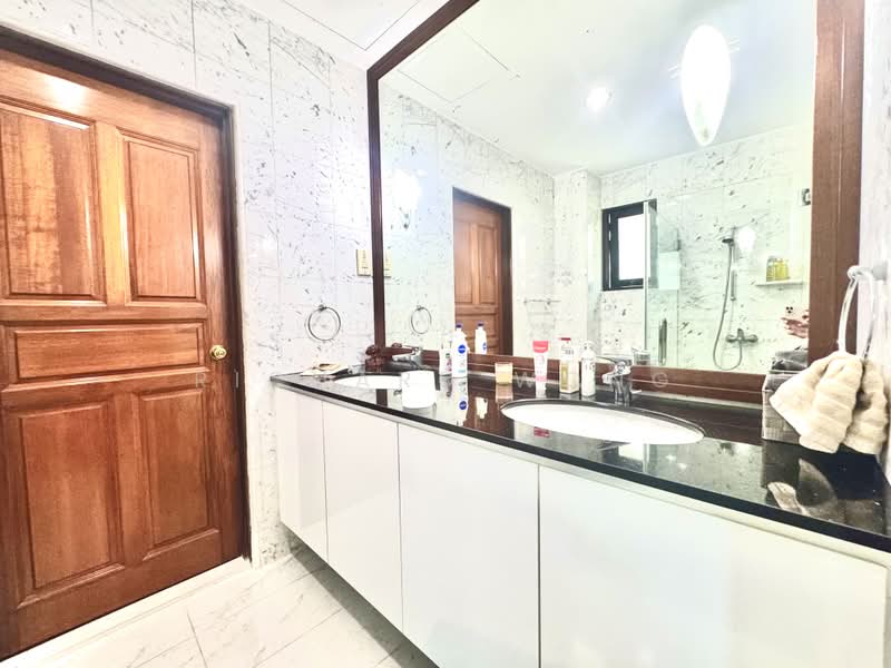 Sunset Heights, Sunset heights / Clementi park / Upper Bukit Timah, 5 Bedrooms, 5,300 sqft, Detached House For Rent, by Richard Wong, 500115581 - Bathroom - PropertyGuru.com.sg