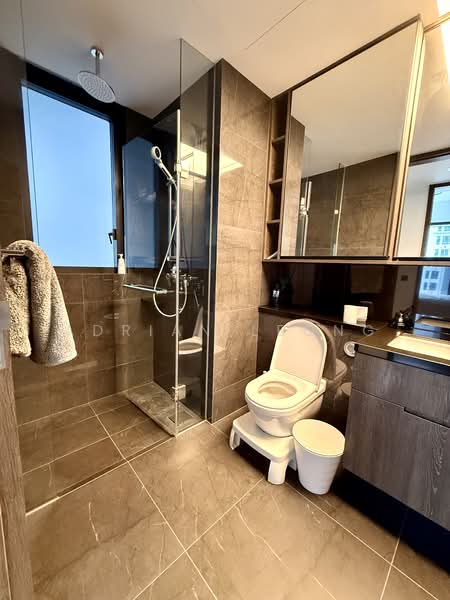 The M, 30 Middle Road, 2 Bedrooms, 667 sqft, Condominium For Rent, by Adrian Leong, 500115582 - Bathroom - PropertyGuru.com.sg