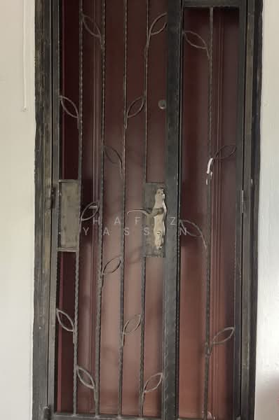 175 Bukit Batok West Avenue 8, 175 Bukit Batok West Avenue 8, 3 Bedrooms, 1,001 sqft, HDB Flat For Sale, by Hafiz Yassin, 500115583 - Entrance - PropertyGuru.com.sg