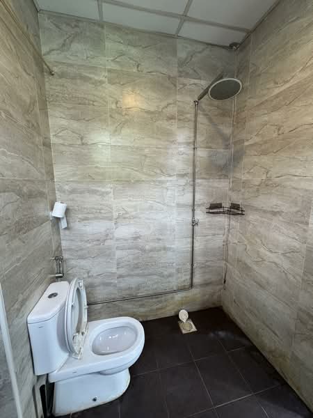 Win5 @ Yishun, 15 Yishun Industrial Street 1, 1,722 sqft, Light Industrial (B1) For Rent, by David Lee 李施融, 500115594 - Bathroom - CommercialGuru.com.sg