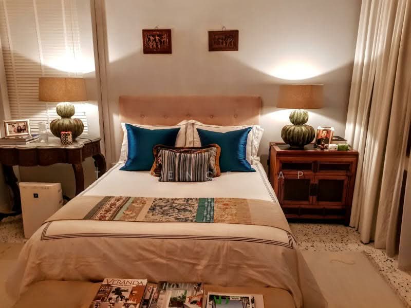 Robin Drive, , 3 Bedrooms, 1,800 sqft, Condominium For Rent, by Terrence Yap, 500115598 - Master Bedroom with Balcony - PropertyGuru.com.sg