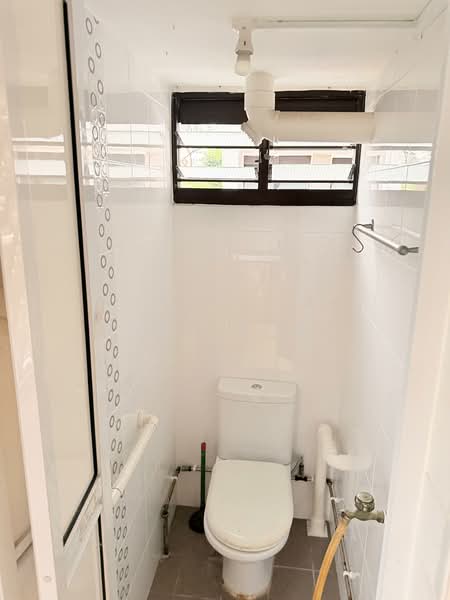 75 Bedok North Road, 75 Bedok North Road, 2 Bedrooms, 635 sqft, HDB Flat For Sale, by Joy Toh, 500115612 - Bathroom - PropertyGuru.com.sg