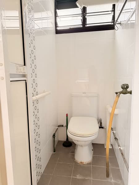 75 Bedok North Road, 75 Bedok North Road, 2 Bedrooms, 635 sqft, HDB Flat For Sale, by Joy Toh, 500115612 - Bathroom - PropertyGuru.com.sg