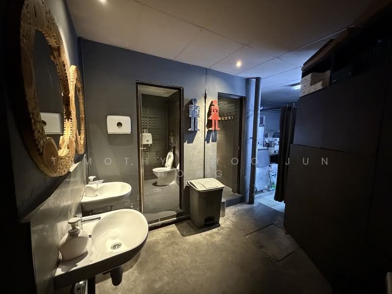 8 Hamilton Road, Hamilton Road, 2,001 sqft, Food & Beverage For Rent, by Timothy Choo Jun Hong, 500115613 - Bathroom - CommercialGuru.com.sg