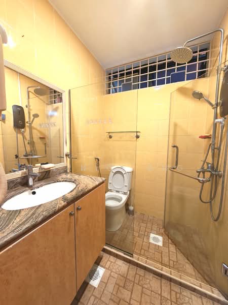 Spanish Village, 60 Farrer Road, 2 Bedrooms, 775 sqft, Condominium For Rent, by Bernice Ong, 500115641 - Bathroom - PropertyGuru.com.sg