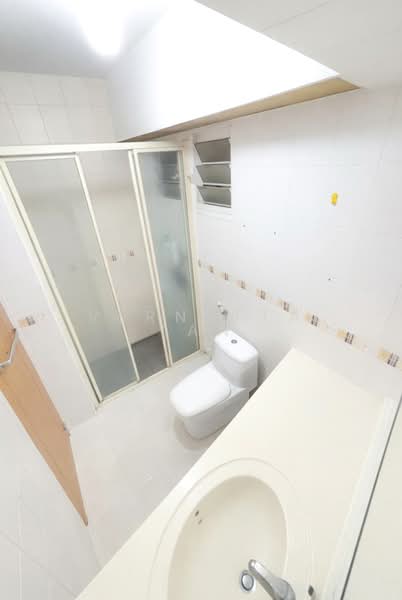 264C Compassvale Bow, 264C Compassvale Bow, 3 Bedrooms, 990 sqft, HDB Flat For Sale, by Vernetta Tan, 500115656 - Bathroom - PropertyGuru.com.sg