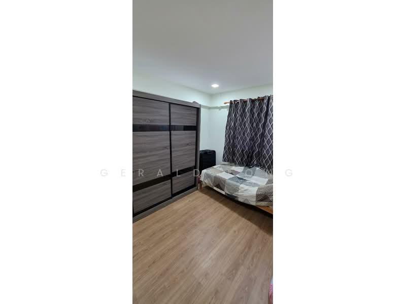 247 Hougang Avenue 3, 247 Hougang Avenue 3, 2 Bedrooms, 764 sqft, HDB Flat For Sale, by Gerald Fong, 500115659 - Bedroom - PropertyGuru.com.sg