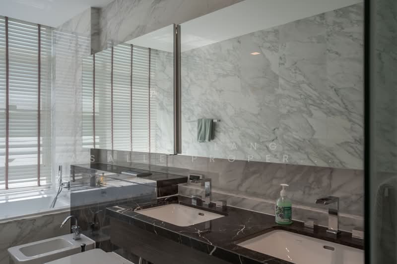 Residences @ Emerald Hill, 119 Emerald Hill Road, 5 Bedrooms, 5,791 sqft, Condominium For Sale, by JONES LANG LASALLE PROPERTY CONSULTANTS PTE LTD, 500115666 - Bathroom - PropertyGuru.com.sg