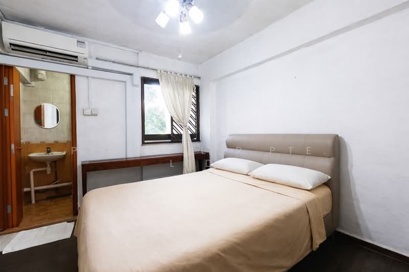 10 Teck Whye Avenue, 10 Teck Whye Avenue, 2 Bedrooms, 721 sqft, HDB Flat For Sale, by PROPSELLER PTE. LTD., 500115678 - Bedroom - PropertyGuru.com.sg