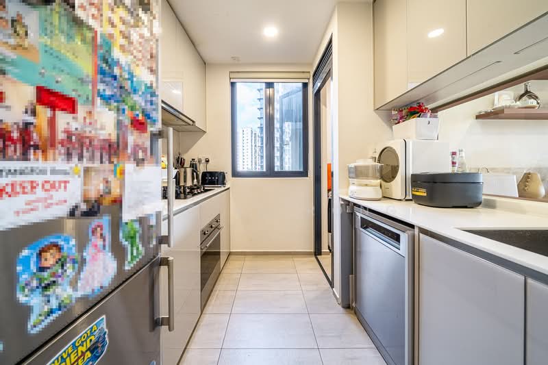 Parc Esta, 900 Sims Avenue, 3 Bedrooms, 1,023 sqft, Condominium For Sale, by Ong Yu Rong, 500115686 - Kitchen - PropertyGuru.com.sg