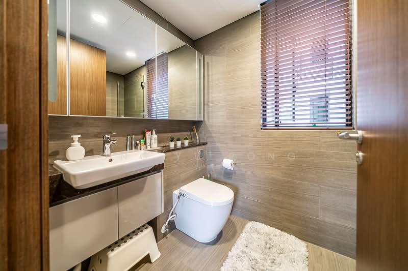 Parc Esta, 900 Sims Avenue, 3 Bedrooms, 1,023 sqft, Condominium For Sale, by Ong Yu Rong, 500115686 - Bathroom - PropertyGuru.com.sg