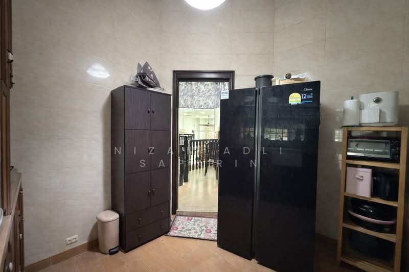 Loyang Villas, Loyang Rise, 5 Bedrooms, 2,551 sqft, Terraced House For Sale, by Nizam Adli Saparin, 500115688 - Kitchen - PropertyGuru.com.sg