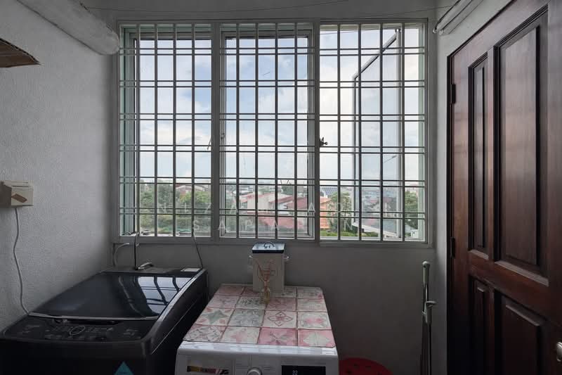 Loyang Villas, Loyang Rise, 5 Bedrooms, 2,551 sqft, Terraced House For Sale, by Nizam Adli Saparin, 500115688 - View - PropertyGuru.com.sg