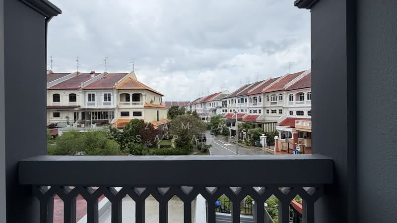 Loyang Villas, Loyang Rise, 5 Bedrooms, 2,551 sqft, Terraced House For Sale, by Nizam Adli Saparin, 500115688 - Exterior - PropertyGuru.com.sg