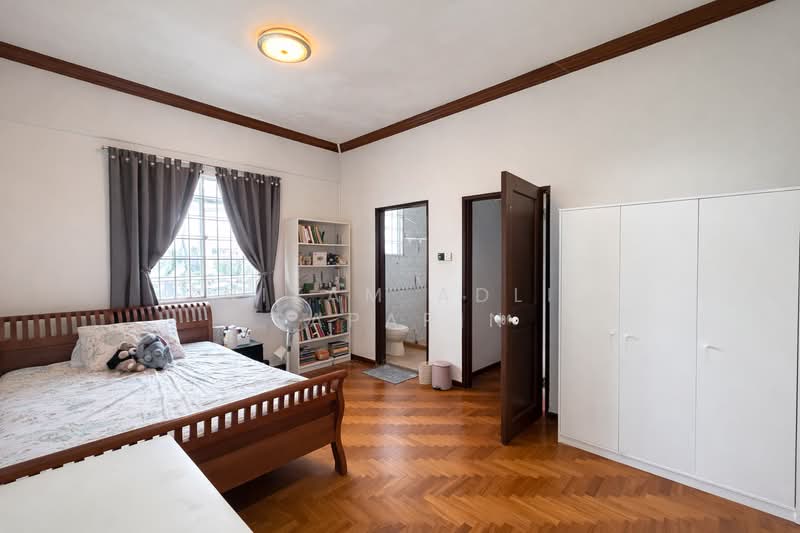 Loyang Villas, Loyang Rise, 5 Bedrooms, 2,551 sqft, Terraced House For Sale, by Nizam Adli Saparin, 500115688 - Bedroom - PropertyGuru.com.sg