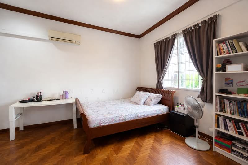 Loyang Villas, Loyang Rise, 5 Bedrooms, 2,551 sqft, Terraced House For Sale, by Nizam Adli Saparin, 500115688 - Bedroom - PropertyGuru.com.sg