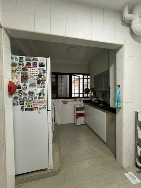 233 Compassvale Walk, 233 Compassvale Walk, 3 Bedrooms, 1,323 sqft, HDB Flat For Sale, by Francis Seo Tho, 500115708 - Kitchen - PropertyGuru.com.sg