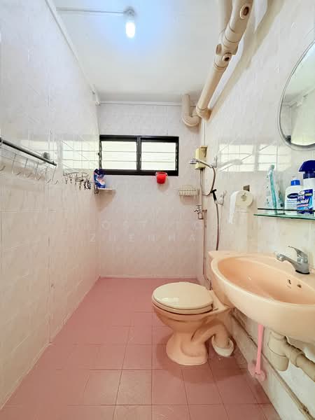 778 Woodlands Drive 60, 778 Woodlands Drive 60, 3 Bedrooms, 1,087 sqft, HDB Flat For Sale, by Jose Loh Zhenhao, 500115744 - Bathroom - PropertyGuru.com.sg