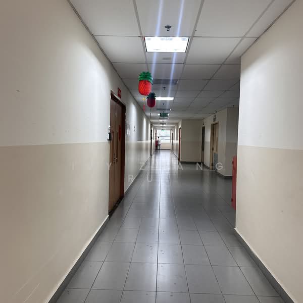 Woodlands Bizhub, 242 Woodlands Industrial Park E5, 1,206 sqft, Factory / Workshop (B2) For Sale, by Ivy Zhang Rui, 500115749 - Corridor - CommercialGuru.com.sg